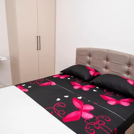 Daire Riverbank Podgoriçe