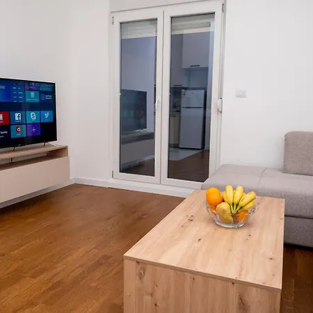 Riverbank Lejlighed *